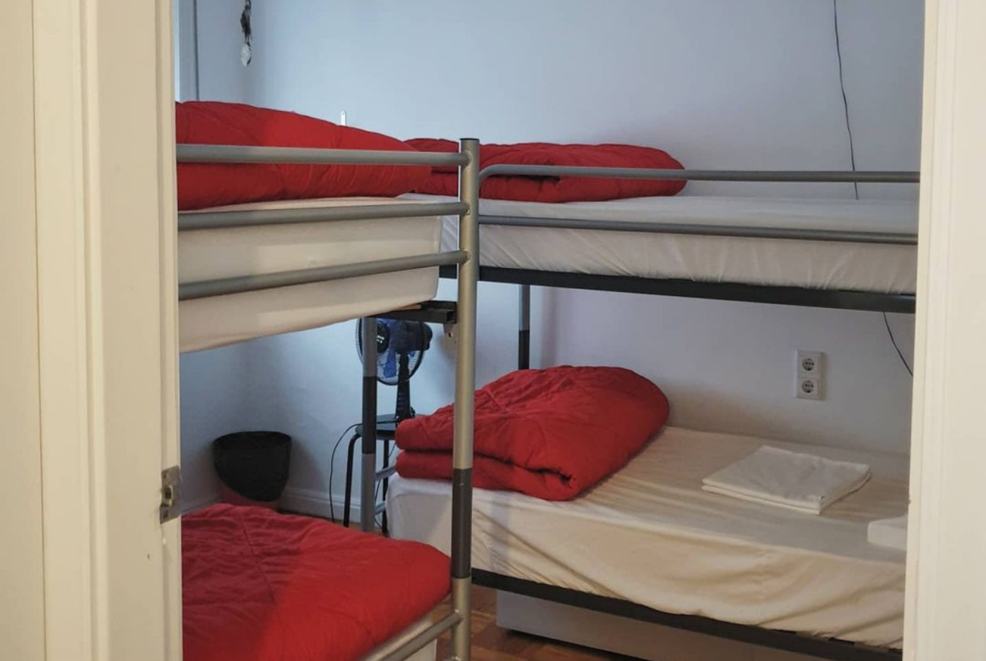 Dormitório "Filigrana" com 4 camas no AirPorto Hostel