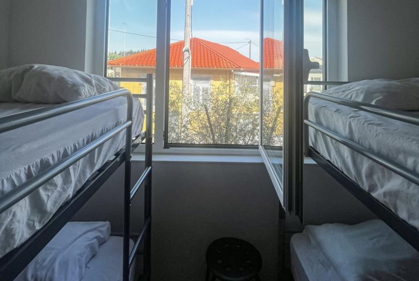 Dormitório "Filigrana" com 4 camas no AirPorto Hostel